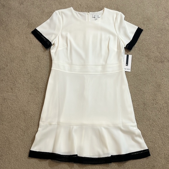 Nine West White Dress with Black Crochet Detail on Sleeves & Hem | Size 14 | NWT - Picture 3 of 15